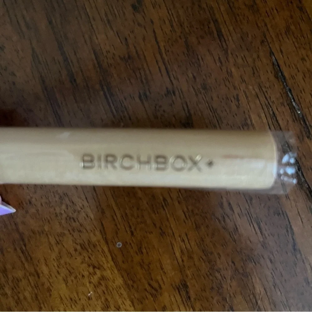 Luxe gold wood brushes synthetic. Very nice brushes.